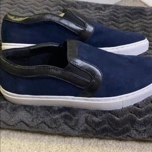 NWOT Nagy faux suede loafers with black trim